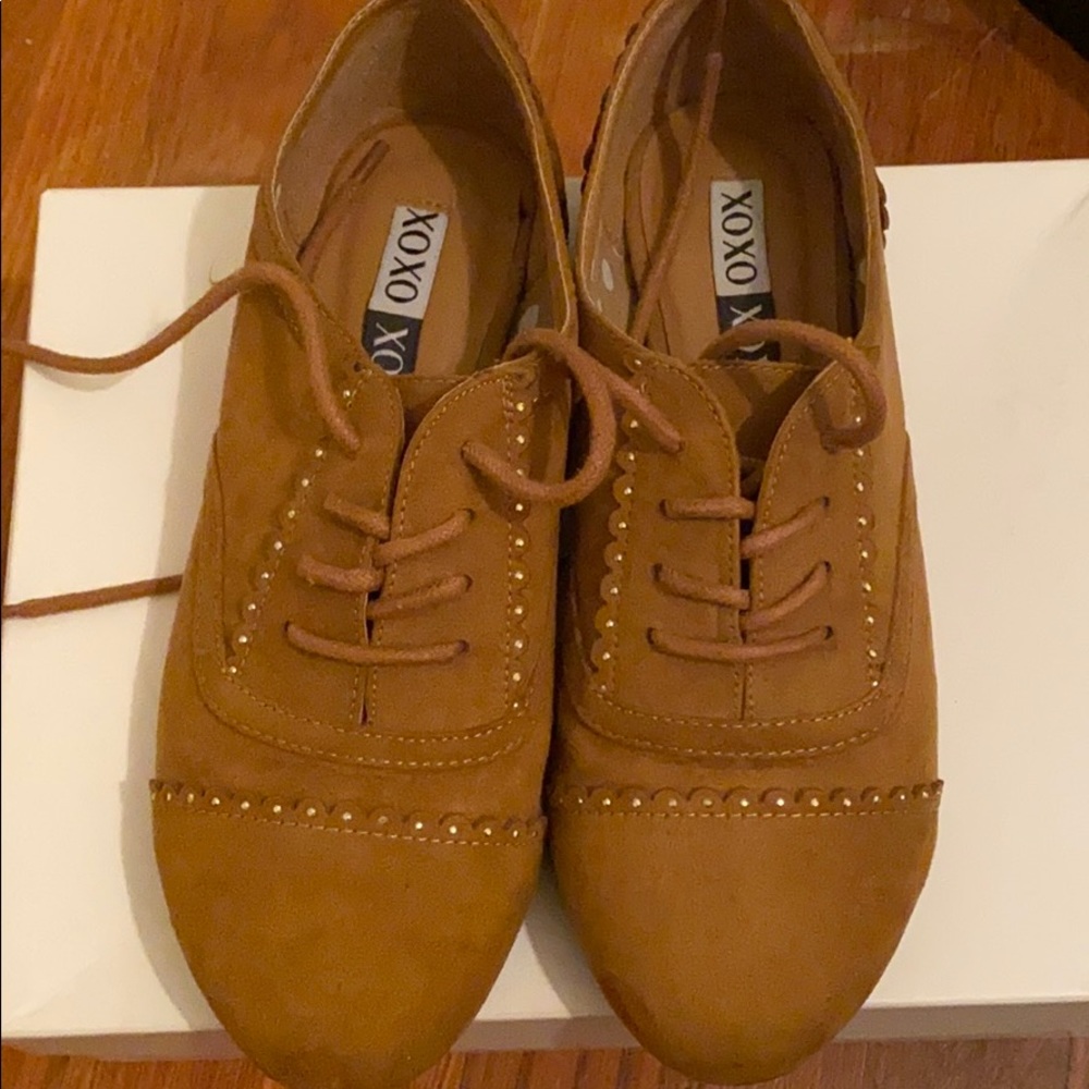 lace shoes